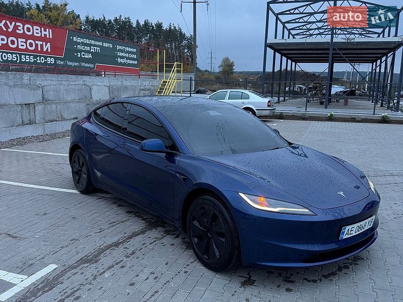 Седан Tesla Model 3 2024 в Киеве