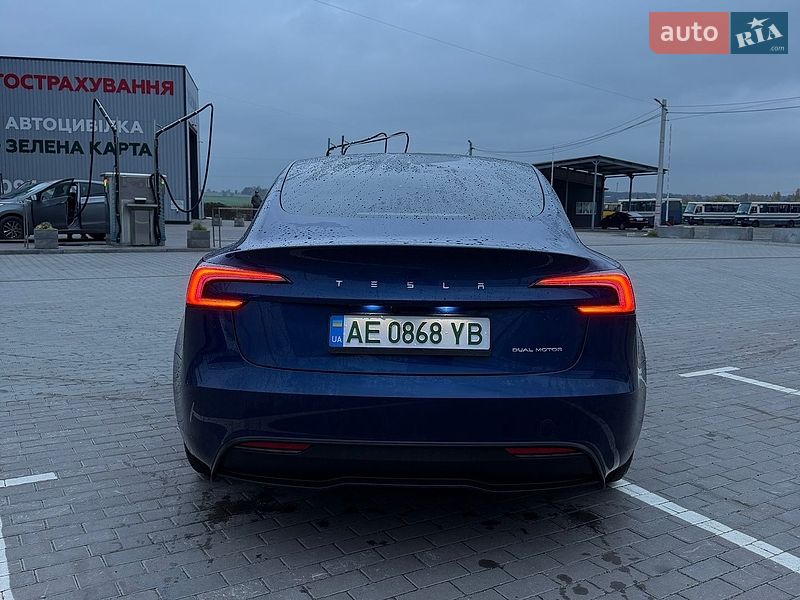 Седан Tesla Model 3 2024 в Киеве
