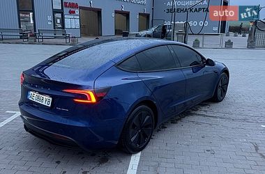 Седан Tesla Model 3 2024 в Киеве