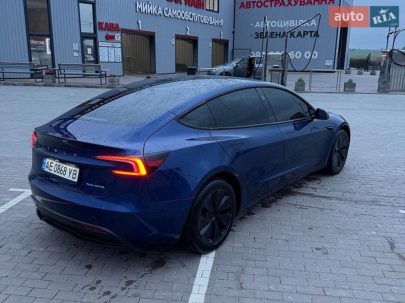 Седан Tesla Model 3 2024 в Киеве