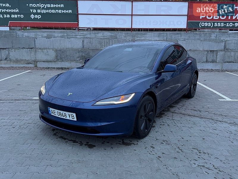 Седан Tesla Model 3 2024 в Киеве
