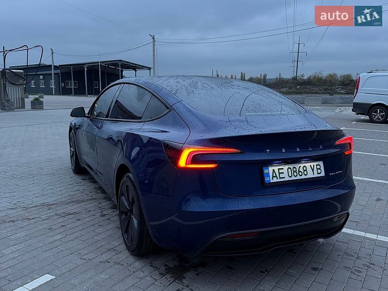 Седан Tesla Model 3 2024 в Киеве