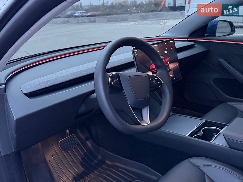 Седан Tesla Model 3 2024 в Киеве