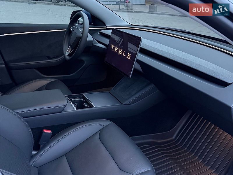 Седан Tesla Model 3 2024 в Киеве