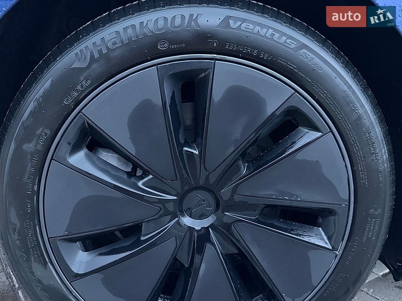 Седан Tesla Model 3 2024 в Киеве