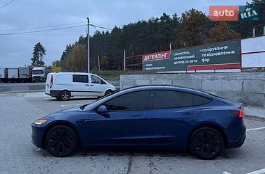 Седан Tesla Model 3 2024 в Киеве