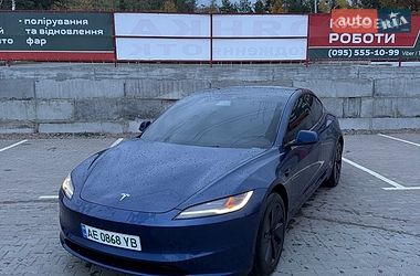 Седан Tesla Model 3 2024 в Киеве