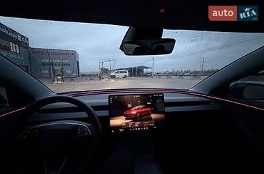 Седан Tesla Model 3 2024 в Киеве