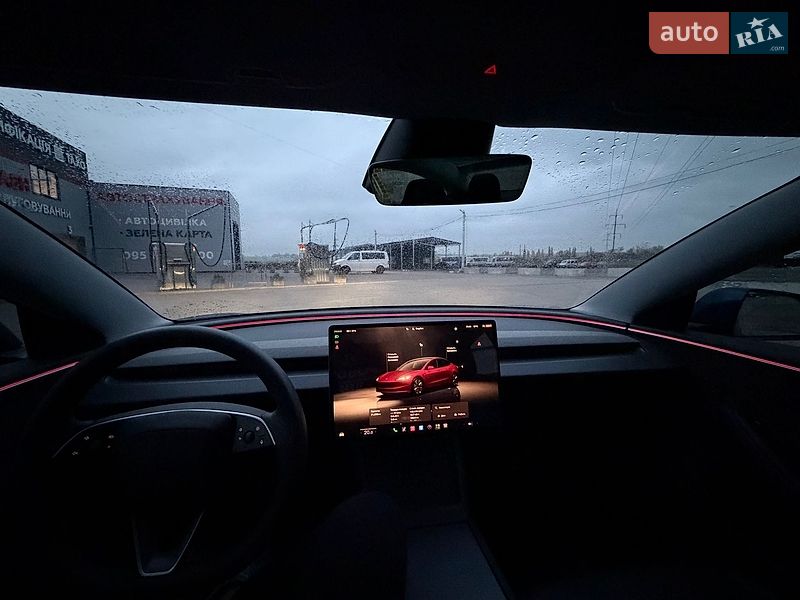 Седан Tesla Model 3 2024 в Киеве