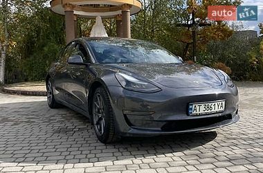 Седан Tesla Model 3 2022 в Львове