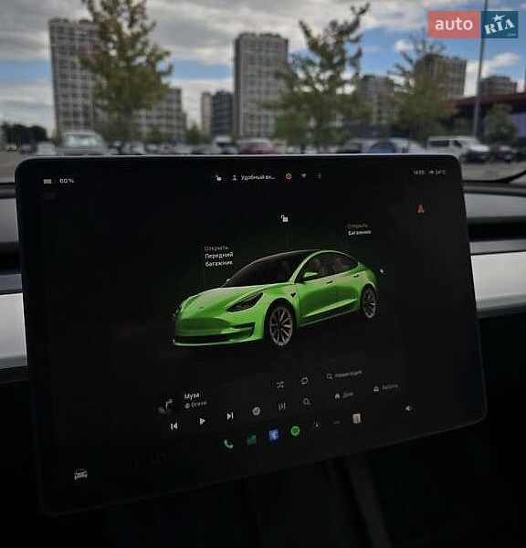 Седан Tesla Model 3 2022 в Киеве