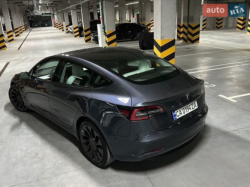 Tesla Model 3 2022