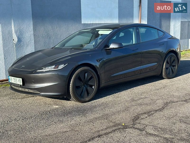 Седан Tesla Model 3 2024 в Виннице