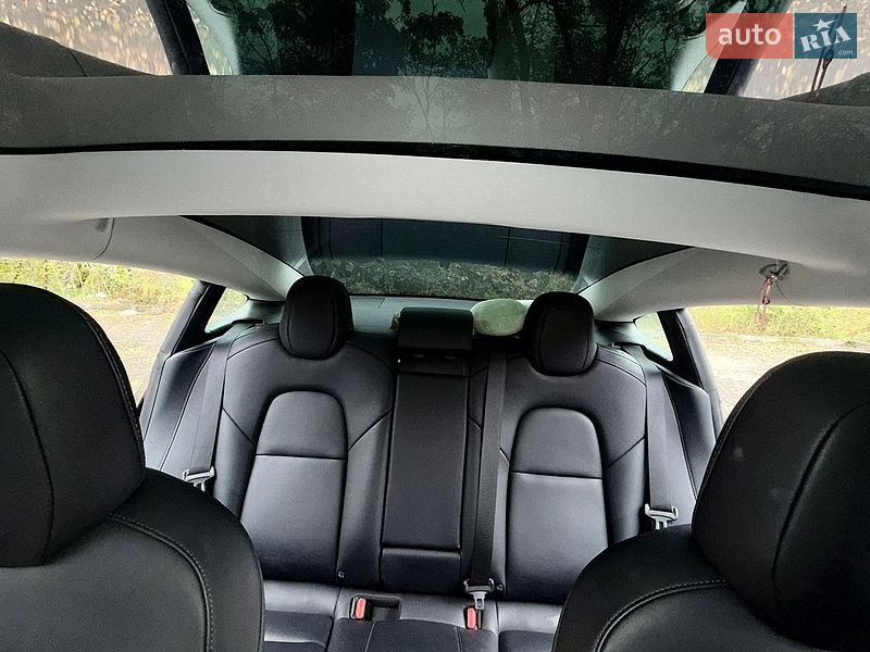 Седан Tesla Model 3 2020 в Киеве