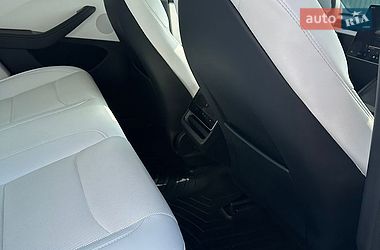 Седан Tesla Model 3 2024 в Звягелі фото 62 Седан Tesla Model 3 2024 в Звягелі