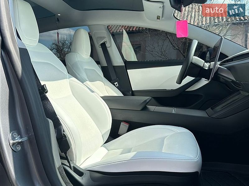 Седан Tesla Model 3 2024 в Звягелі фото 71 Седан Tesla Model 3 2024 в Звягелі