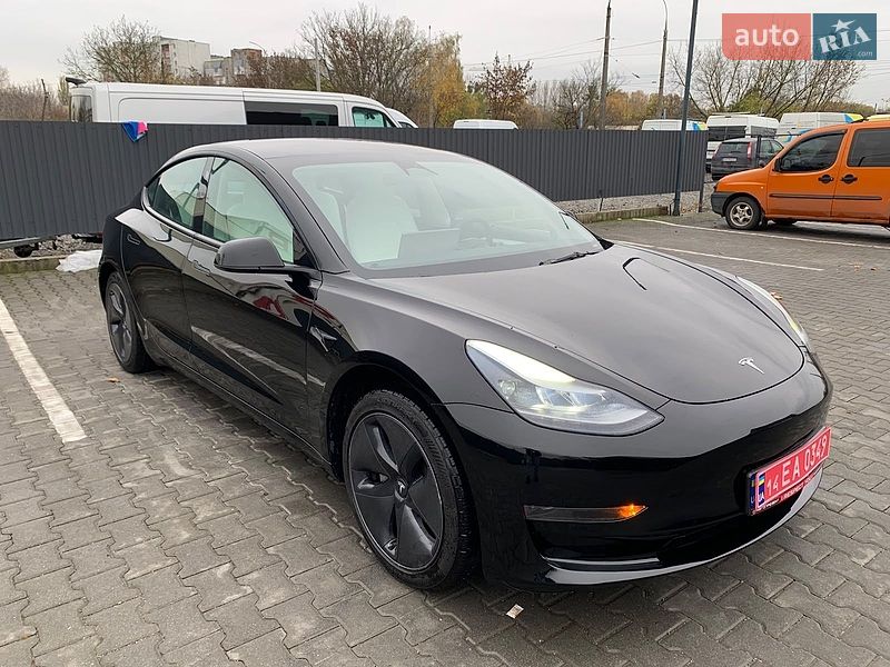 Седан Tesla Model 3 2023 в Хмельницькому