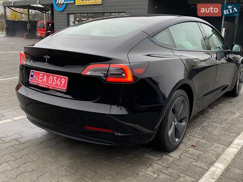 Седан Tesla Model 3 2023 в Хмельницькому