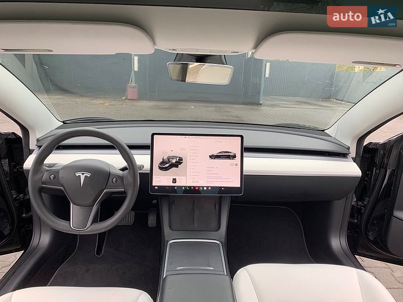 Седан Tesla Model 3 2023 в Хмельницькому