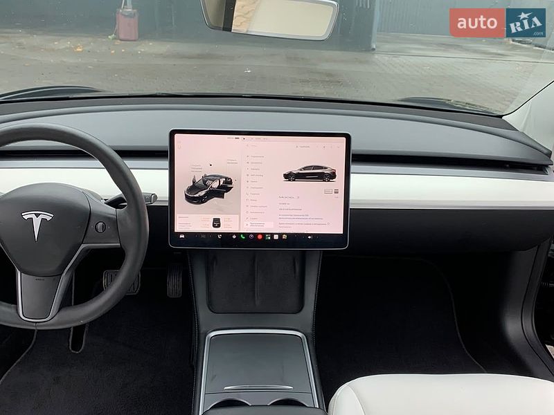 Седан Tesla Model 3 2023 в Хмельницькому