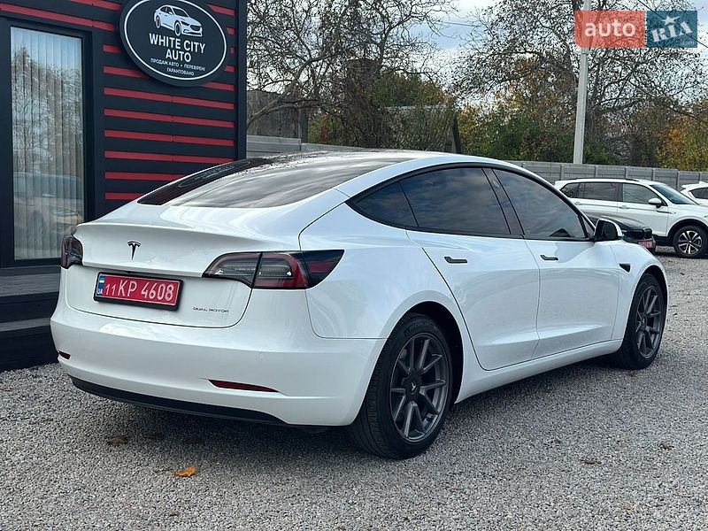 Седан Tesla Model 3 2022 в Білій Церкві