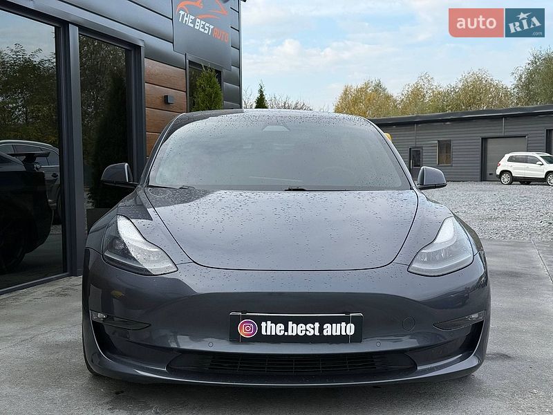 Седан Tesla Model 3 2020 в Рівному