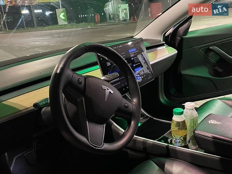 Седан Tesla Model 3 2019 в Львові фото 28 Седан Tesla Model 3 2019 в Львові