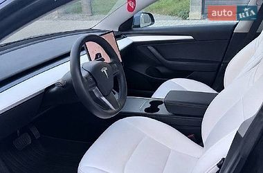 Седан Tesla Model 3 2021 в Рівному