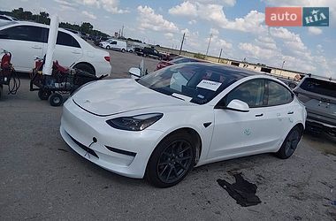 Седан Tesla Model 3 2022 в Львове