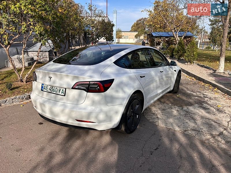 Седан Tesla Model 3 2023 в Днепре