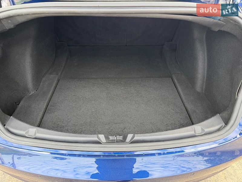 Седан Tesla Model 3 2022 в Золочеве