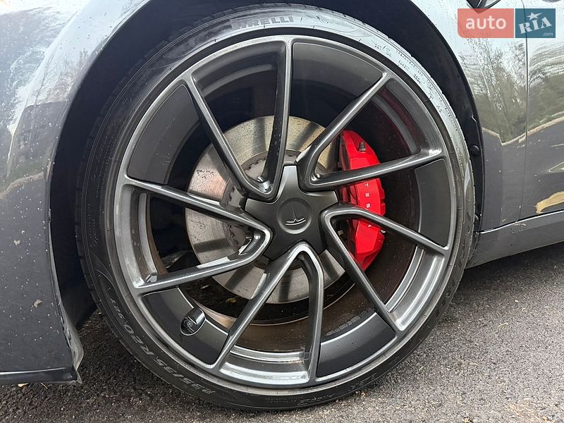 Седан Tesla Model 3 2024 в Кривому Розі
