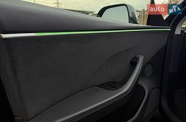 Седан Tesla Model 3 2024 в Кривому Розі