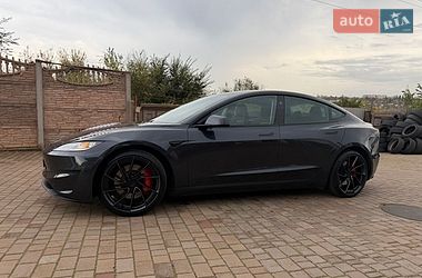Седан Tesla Model 3 2024 в Кривому Розі
