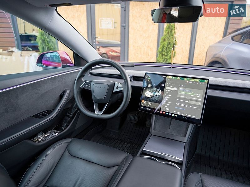 Седан Tesla Model 3 2024 в Киеве