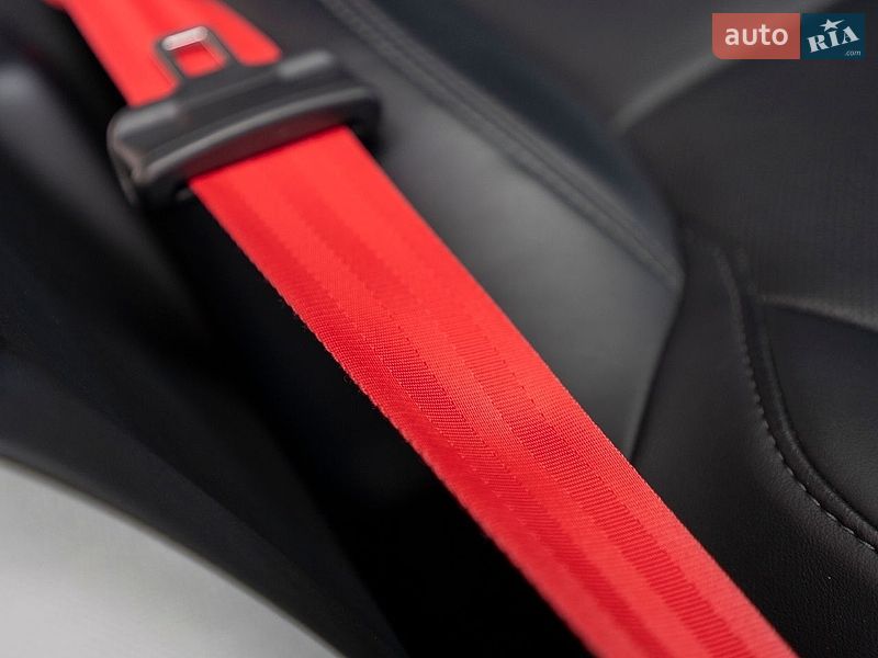 Седан Tesla Model 3 2024 в Киеве