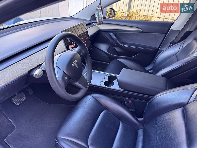 Седан Tesla Model 3 2021 в Миргороді