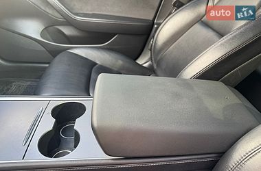 Седан Tesla Model 3 2021 в Миргороді