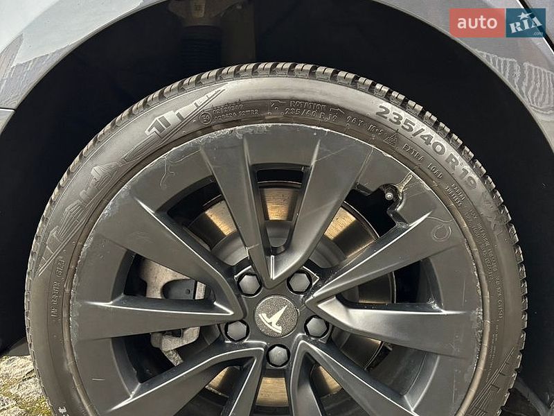 Седан Tesla Model 3 2023 в Днепре