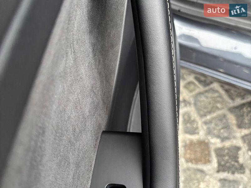 Седан Tesla Model 3 2023 в Днепре