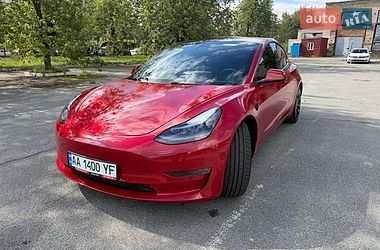 Седан Tesla Model 3 2021 в Києві
