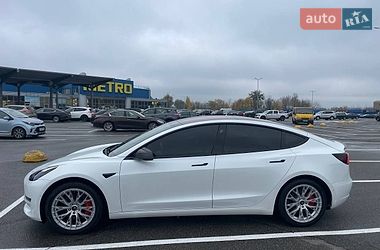 Седан Tesla Model 3 2019 в Киеве