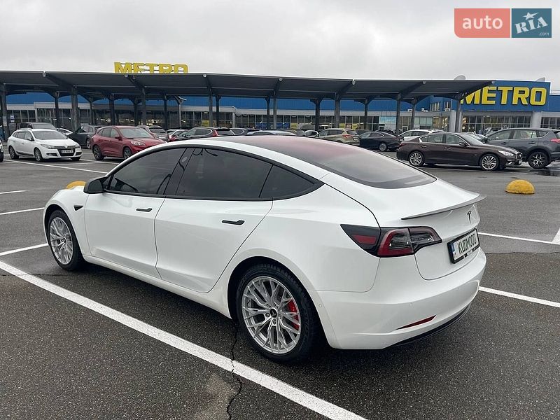 Седан Tesla Model 3 2019 в Киеве