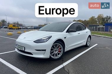 Седан Tesla Model 3 2019 в Киеве