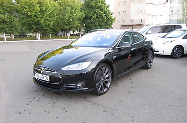 Седан Tesla Model S 2015 в Киеве