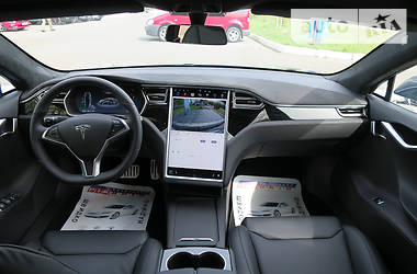 Седан Tesla Model S 2019 в Киеве