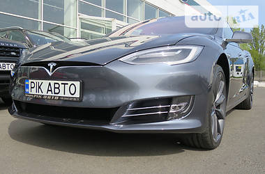 Седан Tesla Model S 2019 в Киеве