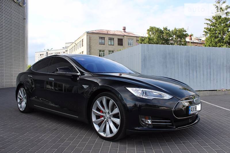 Седан Tesla Model S 2015 в Харькове