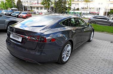 Седан Tesla Model S 2015 в Харькове