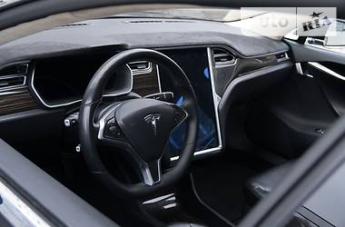 Хэтчбек Tesla Model S 2016 в Киеве